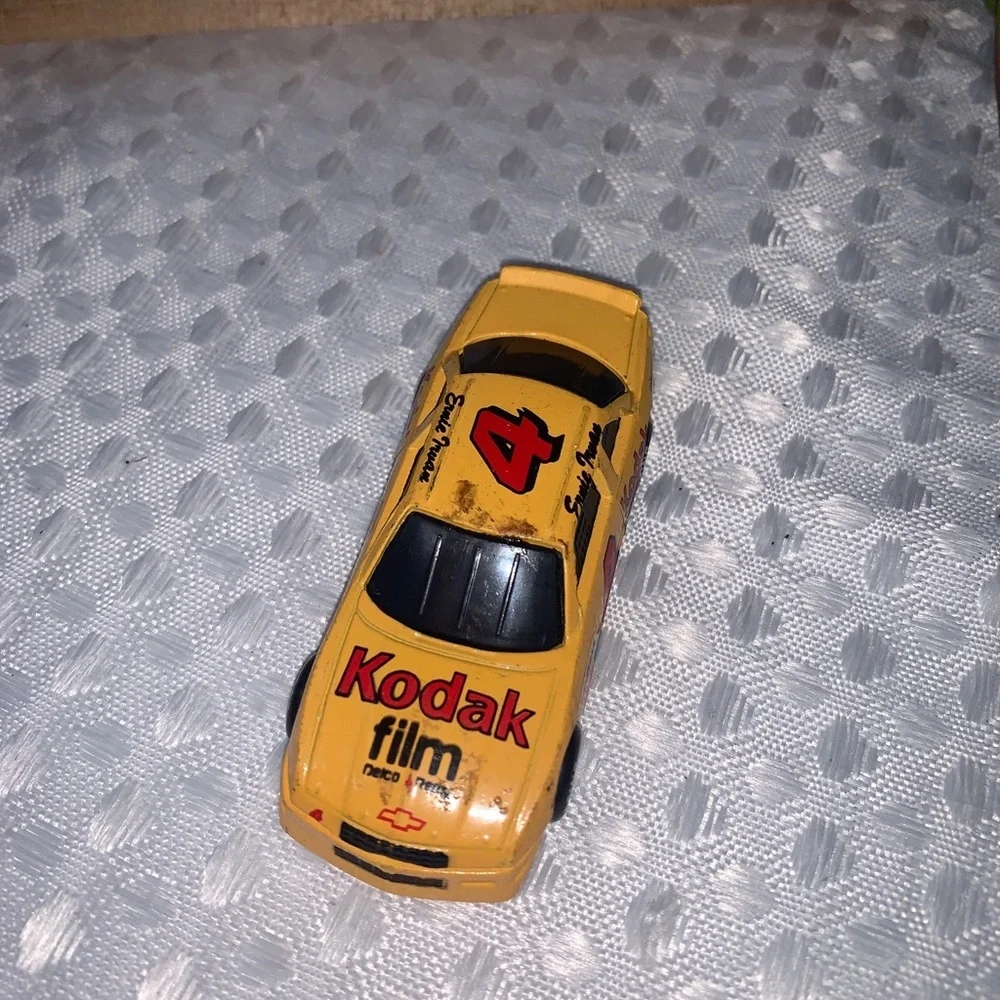 NASCAR Ernie Irvan #4 Kodak Film 1/24 Scale Diecast 1991 Racing Champions.